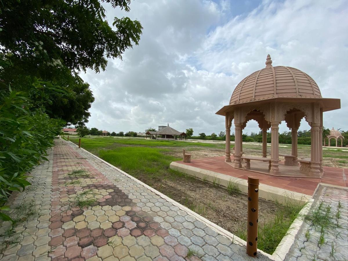 City The Village Beach Resort Laeja Екстериор снимка